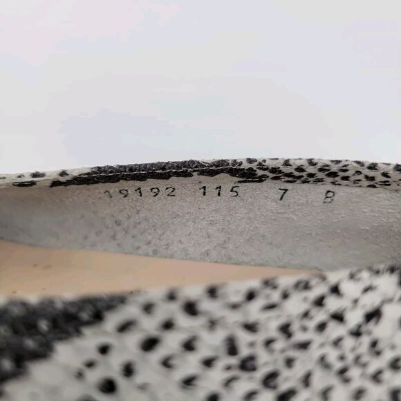 Salvatore Ferragamo Boutique Size 7 Flats Snakeskin Embossed Almond Toe Slip On - Picture 8 of 8